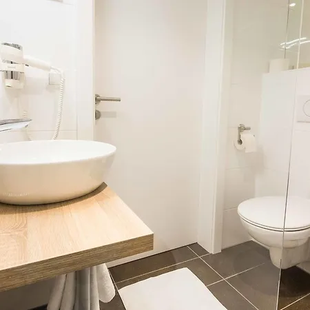 Ξενοδοχείο Alfred 3*