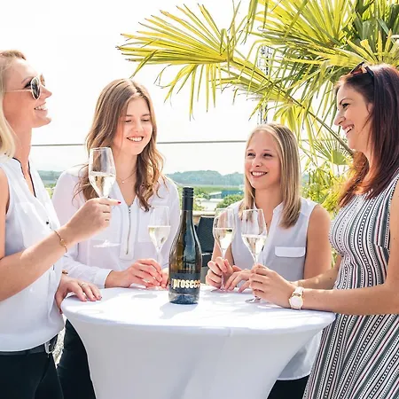 Alfred فندق سانت بولتن